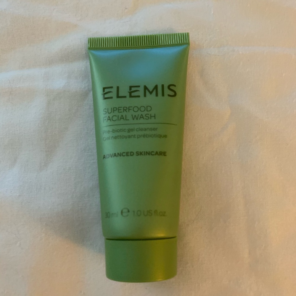 🌼 Elemis Superfood Facial Wash